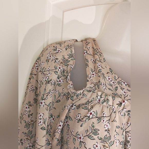 2/$30 Chic Y2K Cottage Ruffled Floral SONJA BETRO cold shoulder top (#1,104) - Picture 4 of 12